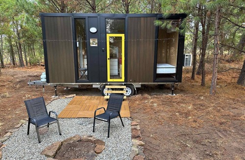 Cottonvale House | The Hideaway at Novena Pines by Tiny Away
