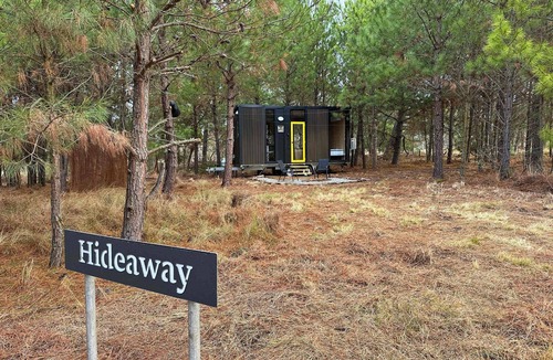 Cottonvale House | The Hideaway at Novena Pines by Tiny Away