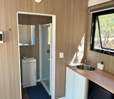Cottonvale House | The Hideaway at Novena Pines by Tiny Away