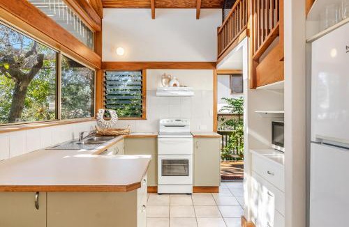 Angourie House | THE Hideaway IN Angourie - Hear the waves from Spookys Beach - Holiday Yamba