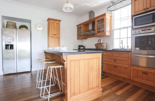 Pottsville House | The Holiday House - park and walk everywhere!