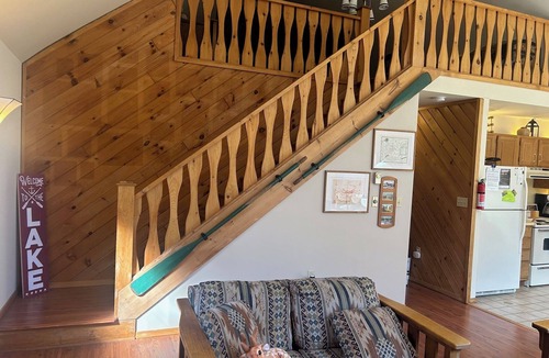 Lake Harmony Estates House | The Knotty Pines Charming 3-bedroom house with AC and WiFi in Lake Harmony