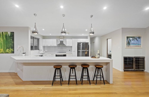 Tallai House | The Panorama Retreat Sleeps 23 14 Beds