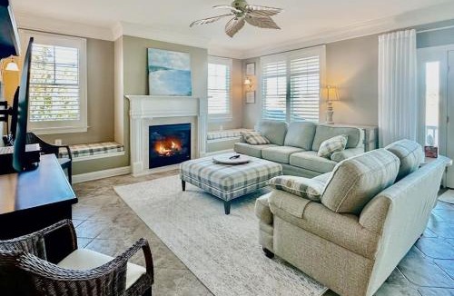 Long Neck House | The Peninsula - 27606 S Nicklaus Ave