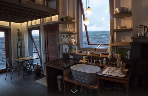 Kalapana House | The Phoenix House - Epic Tiny Home GEM on Volcanic Lava Field