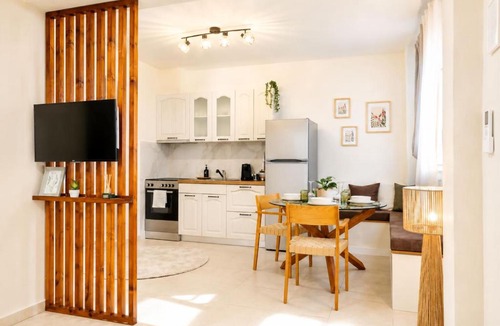 Stavroupoli Apartment | The PINE - Stylish Thessaloniki Stay & Private Parking