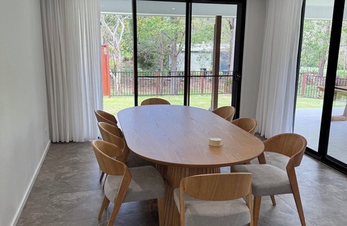 Mudgeeraba House | The Ponds at Mudgeeraba 4 bedroom Modern House great central location
