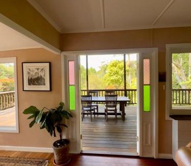 Eagle Heights House | The Sculptors Cottage - Tamborine Mountain