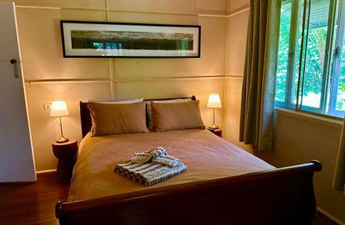 Eagle Heights House | The Sculptors Cottage - Tamborine Mountain