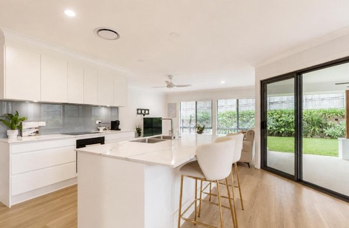 Shailer Park House | The Shailer Escape - Luxury Home with Private Pool