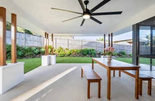 Shailer Park House | The Shailer Escape - Luxury Home with Private Pool