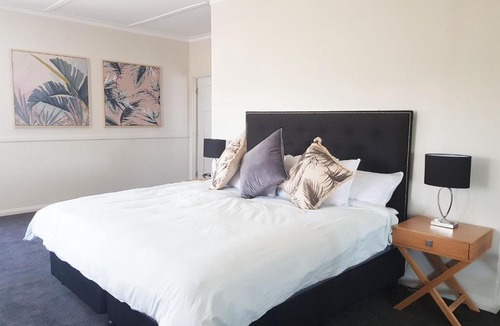 Oxenford Villa | Theme Park Villas - 3 Min Drive to Movie World