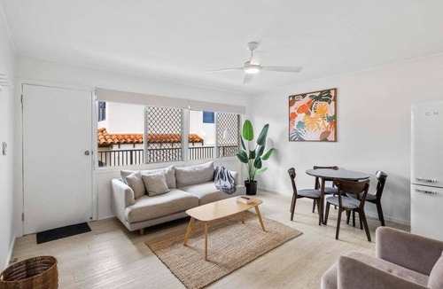 Mermaid Beach Apartment | Thirty-Nine Albatross (Apartment 5)