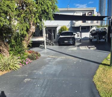 Broadbeach Waters Apartment | Tiny Home in the heart of Broadbeach-River Views!