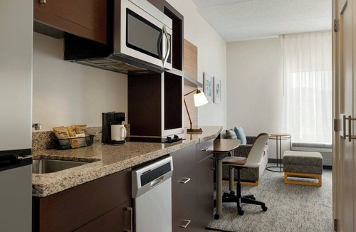 Bairdford Hotel | TownePlace Suites by Marriott Pittsburgh Harmarville