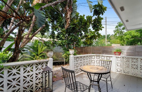College Park House | Townhome w Balcony, Workspace, Game room -Perfect for Work and Student Travelers