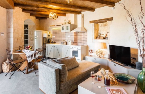 Paidochori Villa | Traditional Villa with Private Heated Pool and BBQ