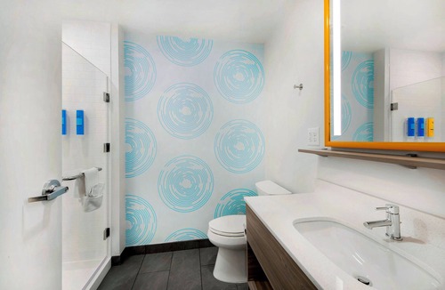 Westfall Park Hotel | Tru By Hilton Wilmington Wrightsville Beach