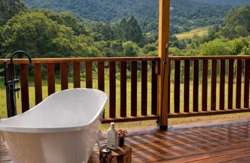 Moreton Bay Region Villa | Two Little Witches Cottage Retreats