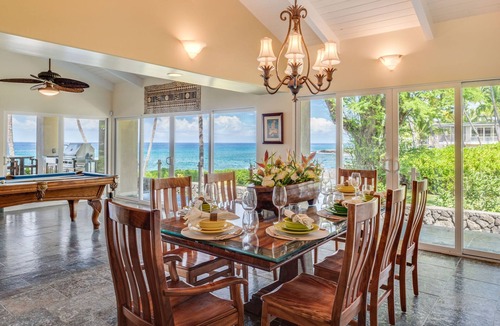 Historic Kailua Village House | Two Private hosted Oceanfront Homes conveniently located in Kailua Kona, Hawaii