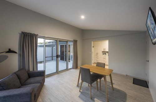 Iluka Apartment | Unit 1 / 51 Sovereign Street