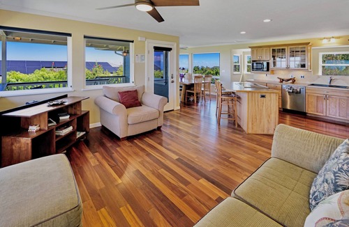 Makawao House | Upcountry Short Term Rental Home with Ocean and Mt Views, Close to Makawao Town.