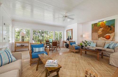 Lanikai House | Upscale Kailua Getaway: Steps to Swim Beach!