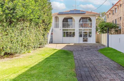 Tweed Heads House | Urbanstayz - Upper Lvl Boyd-3 Bedroom Sunny Coastal