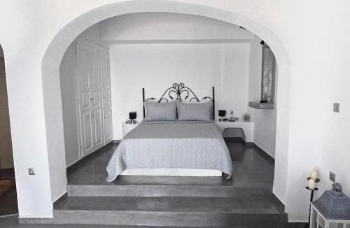 Imerovigli Apartment | Vallais Villa