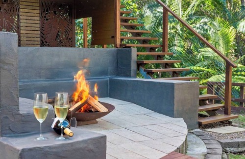 Currumbin Valley House | Valley Vista Pool House – Private Poolside Retreat