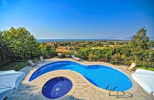 Almiros Beach Villa | Villa Mare e Monte by Villa Plus