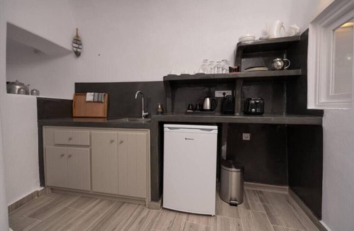 Oia Apartment | Vivid Caves 1 Bedroom Cavehouse