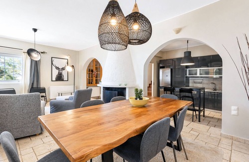 Voula Ski Chalet | Voula Sea View Home with Jacuzzi | Newly Refreshed 2026
