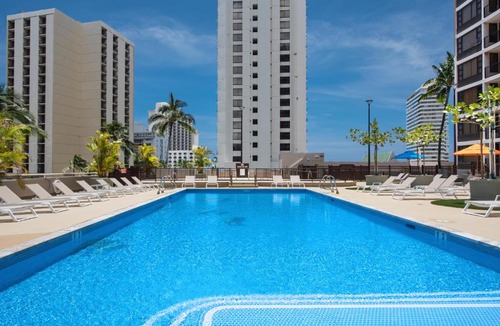 Waikiki Apartment | Waikiki Banyan with pool, hot tub & beach access