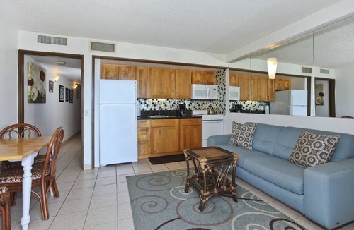 Waikiki Condo | Waikiki Ocean View Suite! Free Parking, Full Kitchen, 5-min walk to beach!