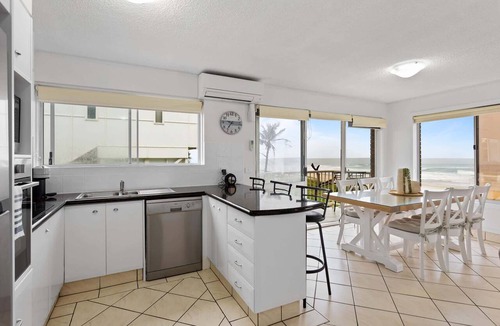 Mermaid Beach Apartment | Wake to Waves in Spacious 3-Bed Beachfront Unit
