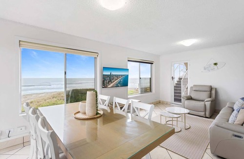 Mermaid Beach Apartment | Wake to Waves in Spacious 3-Bed Beachfront Unit
