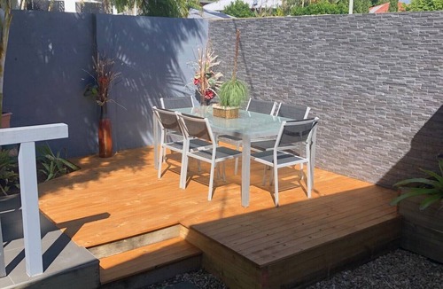 Southport Apartment | Waterfront 2Brm Villa Pet friendly.