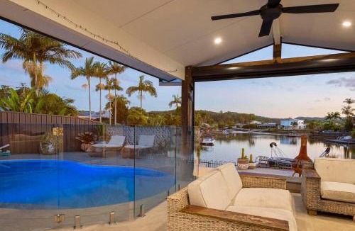 Currumbin Waters House | Waterfront 4BR Pool, BBQ & Currumbin Alley