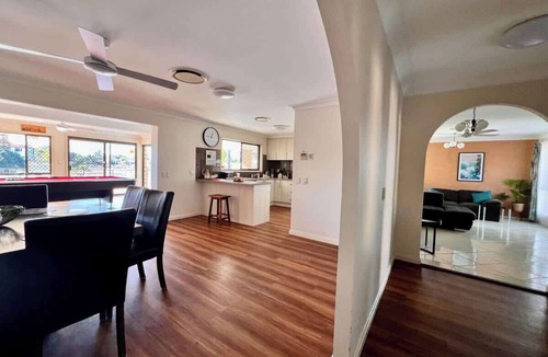 Mermaid Waters House | Waterfront Family House with Pool, BBQ
