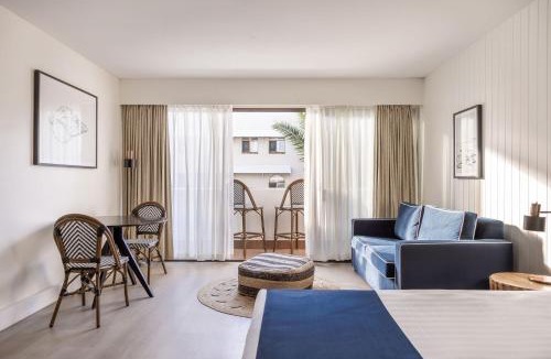 Byron Bay Hotel | Waves Byron Bay
