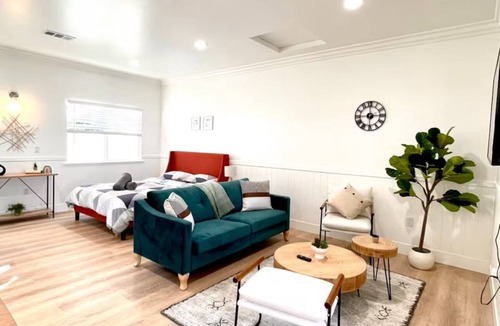 Southwest Anaheim Apartment | Welcome to Our Cozy Masterbedroom near Disneyland
