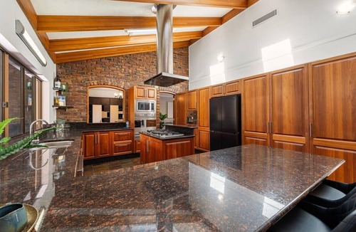 Ernest Junction House | Welcome To The Lodge