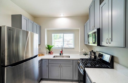 Southwest Anaheim House | Welcoming 2-bedroom Brand New Unit B with AC in Anaheim, 5 Mins to Disneyland