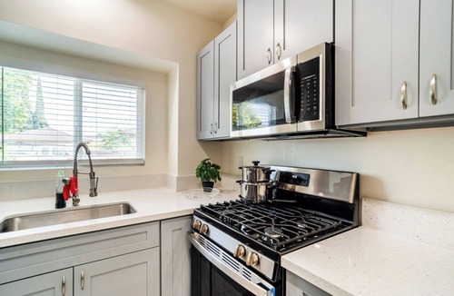Southwest Anaheim House | Welcoming 2-bedroom Brand New Unit B with AC in Anaheim, 5 Mins to Disneyland