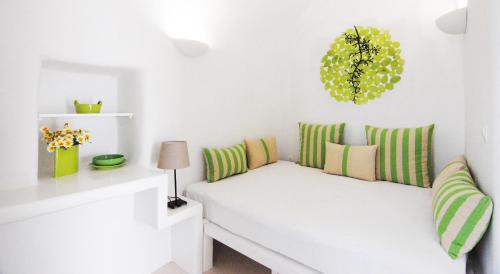 Finikia House | White Grape Suites