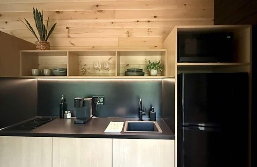 Quakertown Cabin | Willow: Modern Eco-Pod Retreat in Pennsylvania Forest in a Tiny Cabin with Scenic Views