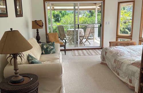 Waimanalo Beach House | Wonderful executive home steps from a gorgeous beach 30 night stay required!