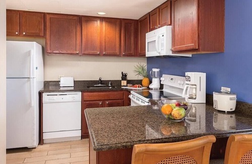 Historic Kailua Village Condo | Wyndham Royal Sea Cliff | Three 2BR/2BA Suites Sleeps 18!