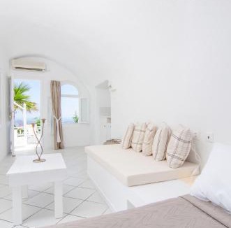 Imerovigli Hotel | Zenith Blue Traditional Houses